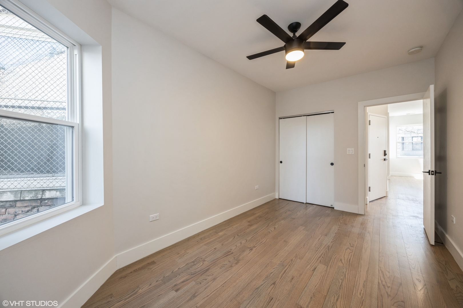 615 N Troy Street Property Photo 10