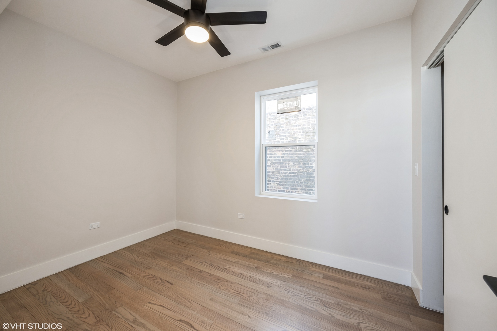 615 N Troy Street Property Photo 11