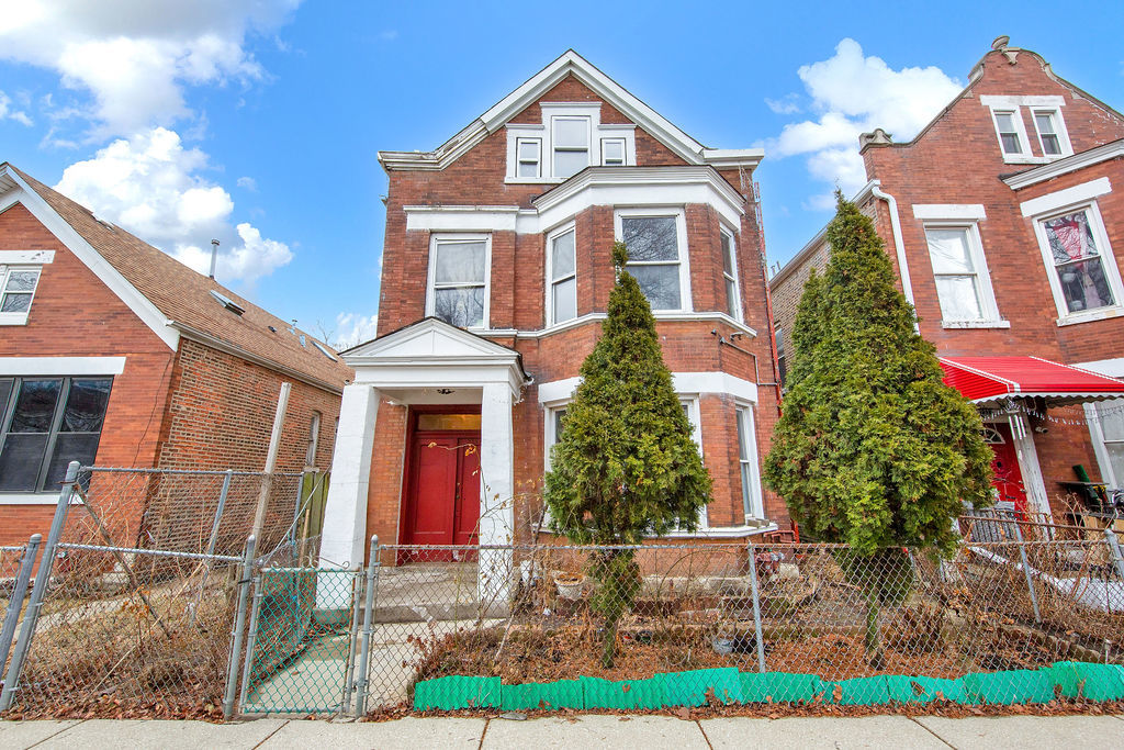 2335 S Hamlin Avenue Property Photo 1