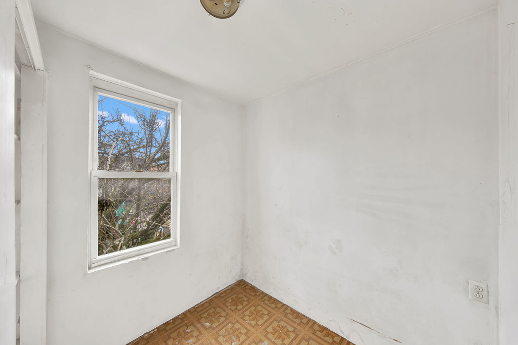 2335 S Hamlin Avenue Property Photo 13