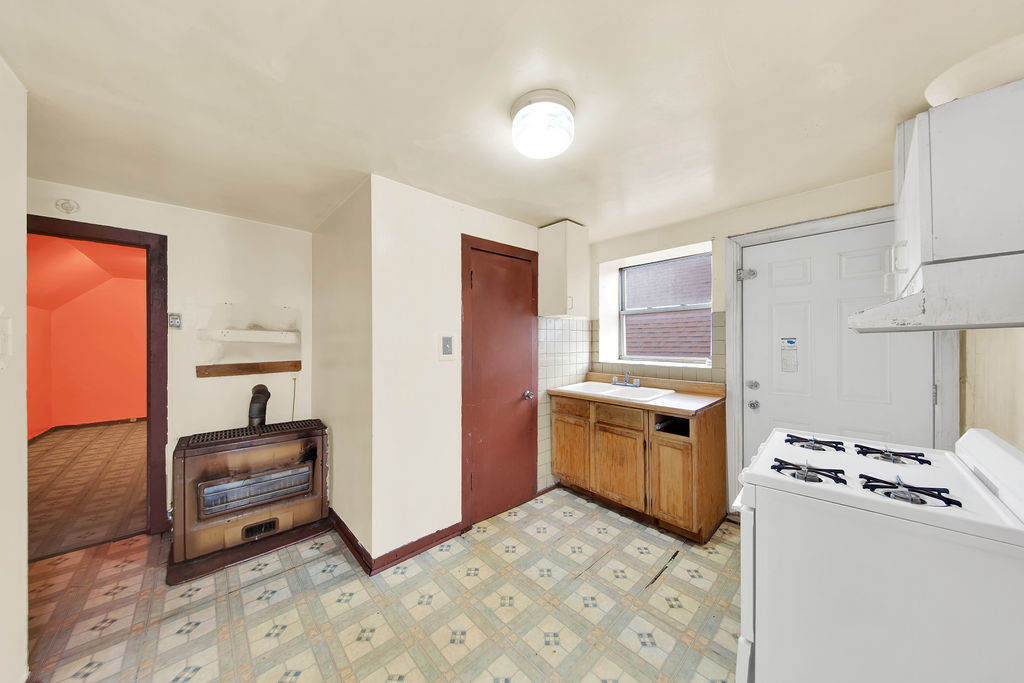 2335 S Hamlin Avenue Property Photo 20