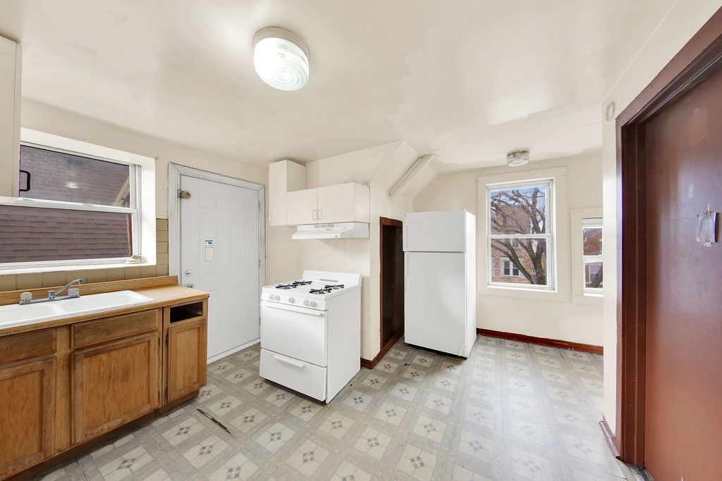 2335 S Hamlin Avenue Property Photo 21