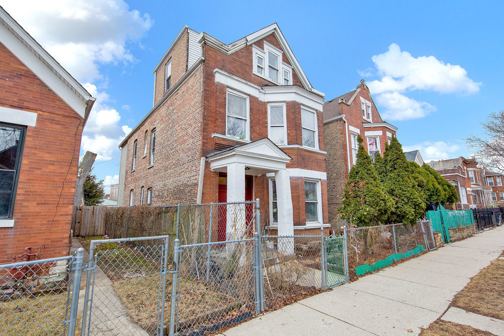 2335 S Hamlin Avenue Property Photo 27