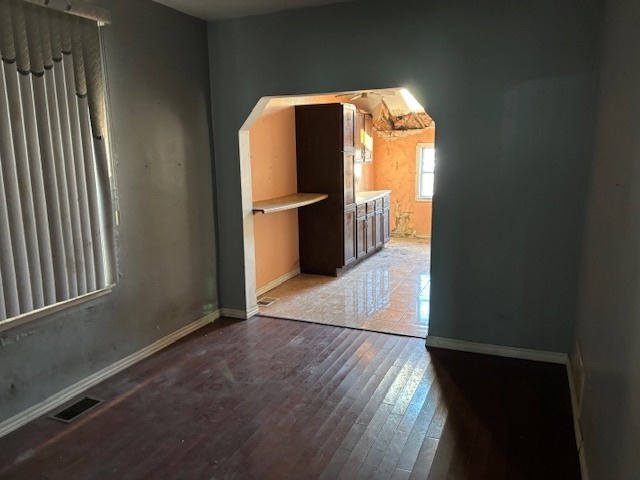 8647 S Manistee Avenue Property Photo 11