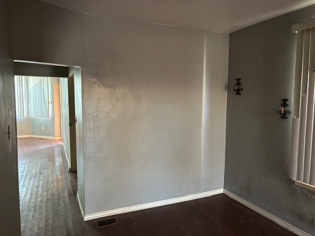 8647 S Manistee Avenue Property Photo 12