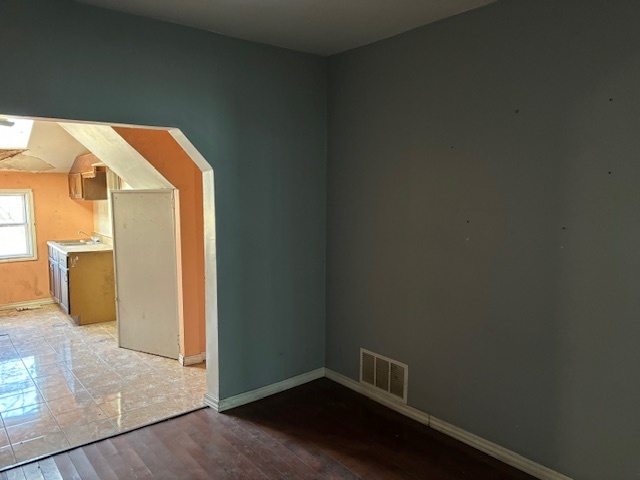 8647 S Manistee Avenue Property Photo 14
