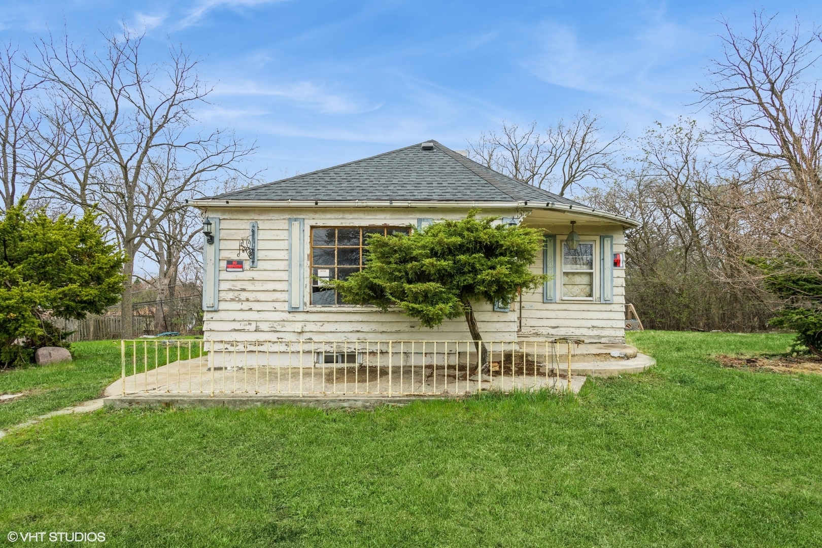 216 E 55th Street Property Photo