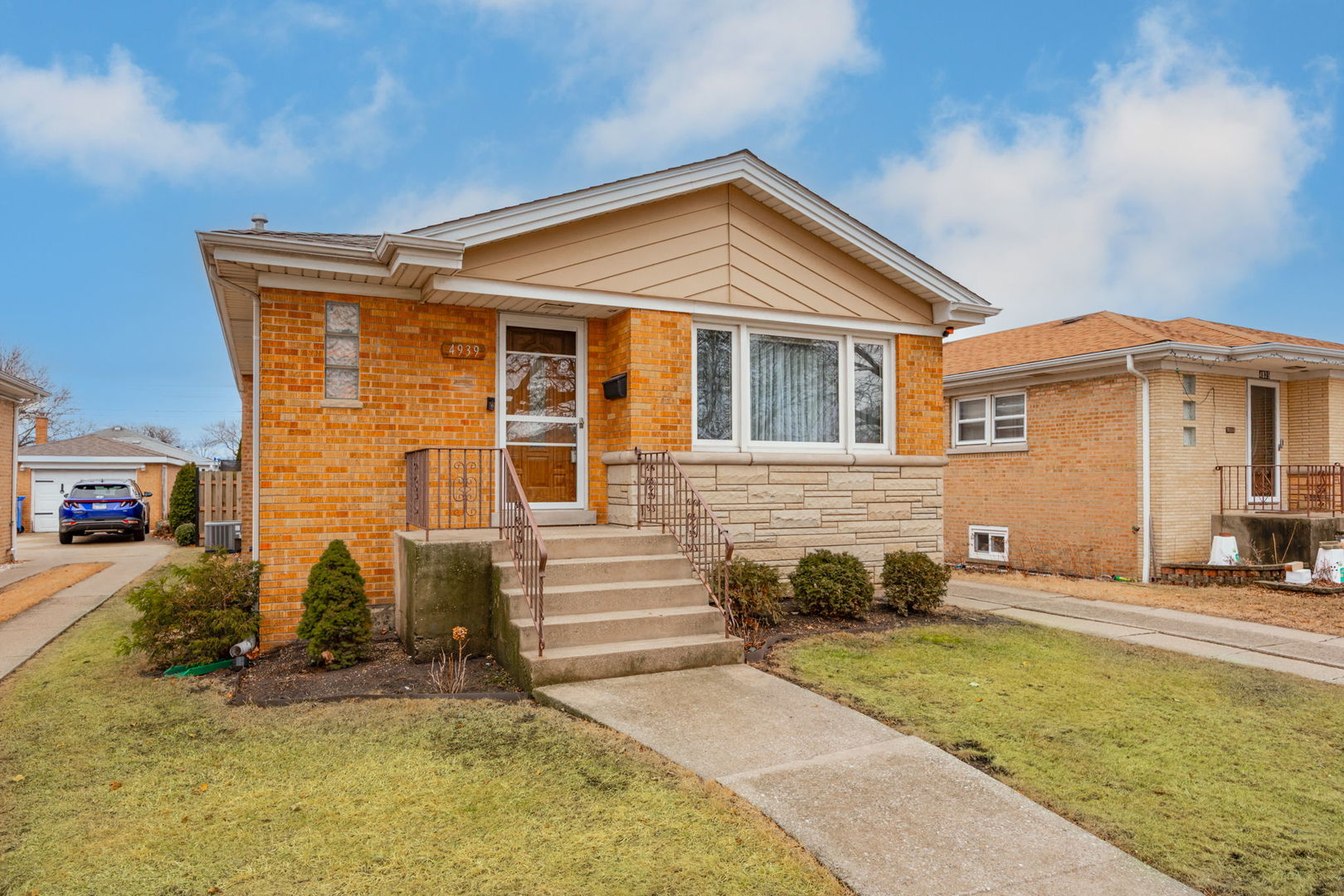 4939 N New England Avenue Property Photo