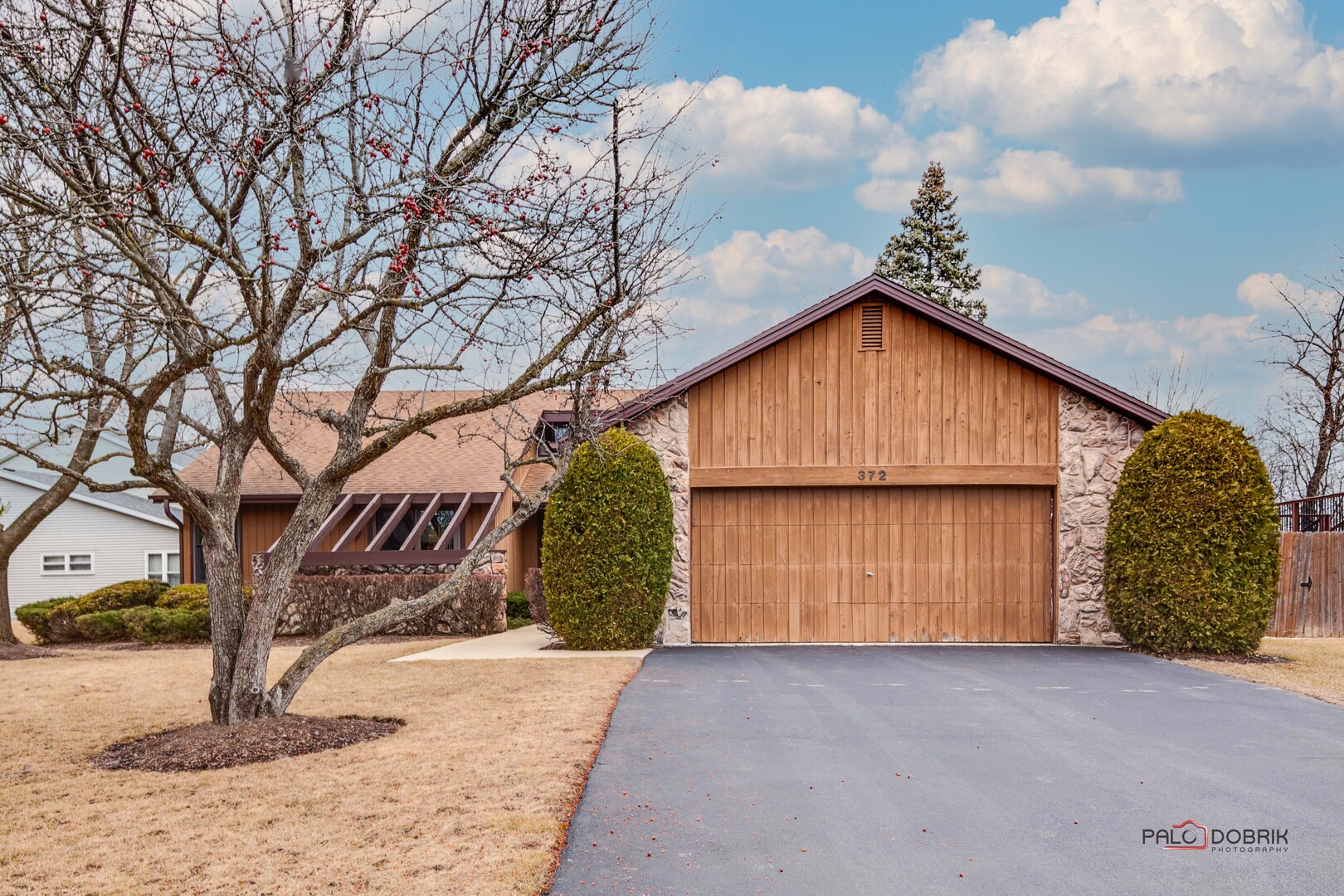 372 White Oak Court Property Photo