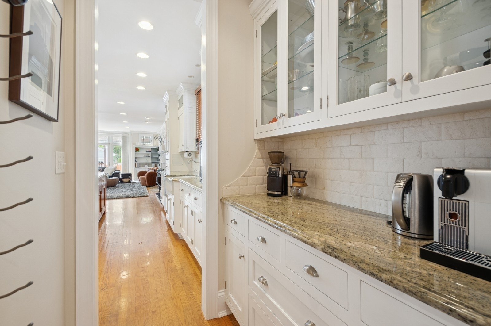 384 Provident Ave Property Photo 10