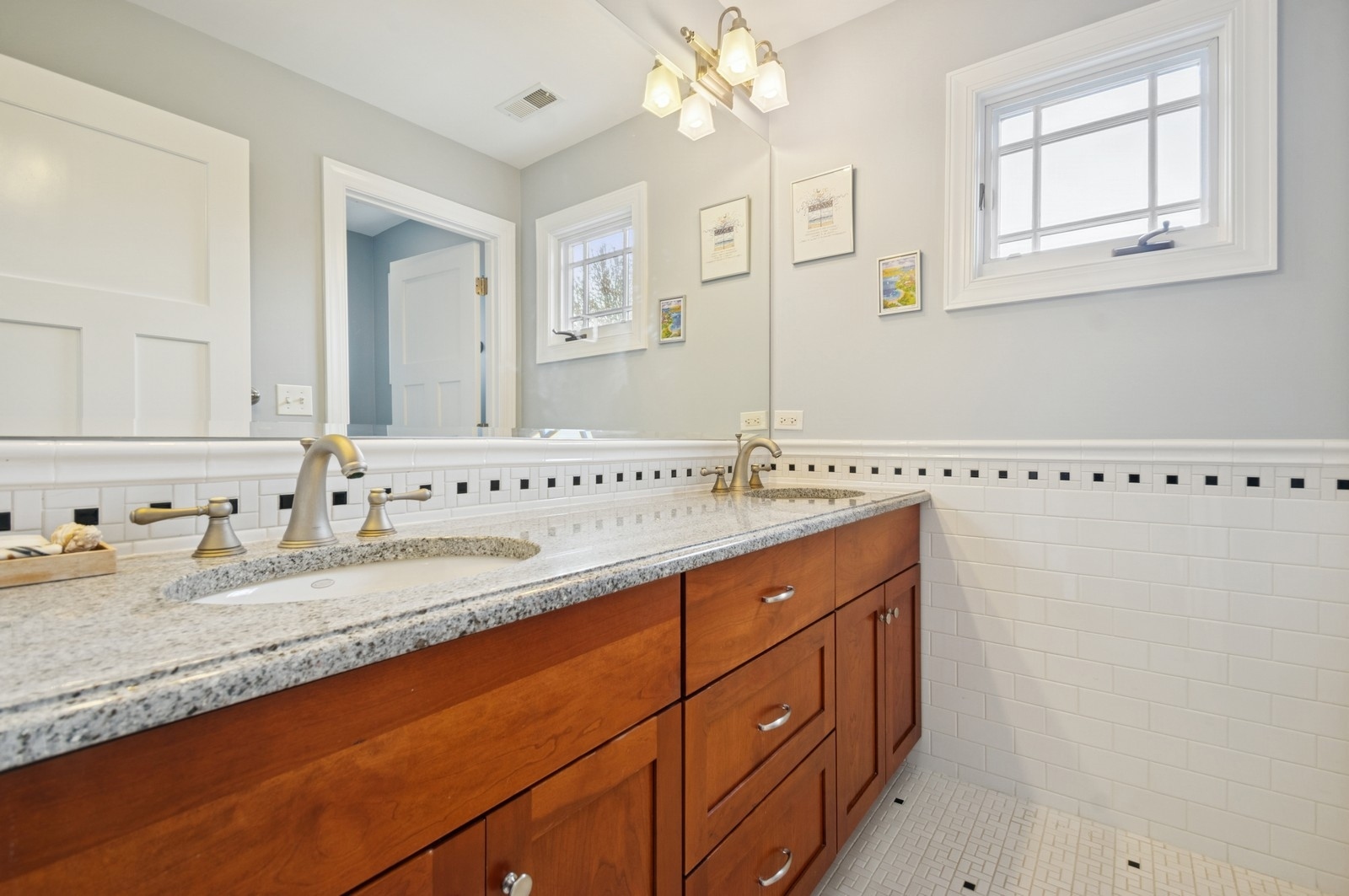 384 Provident Ave Property Photo 20