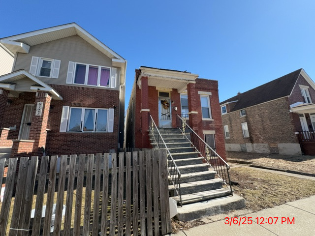 6725 S Justine Street Property Photo 6