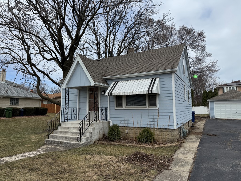 5834 W 100th Street Property Photo