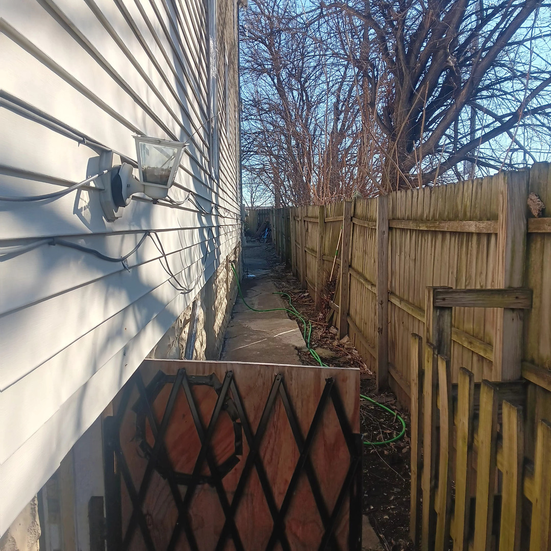 4947 S Princeton Avenue Property Photo 3