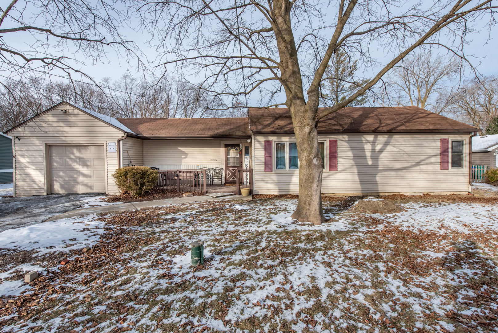 10700 W Eastwood Road Property Photo