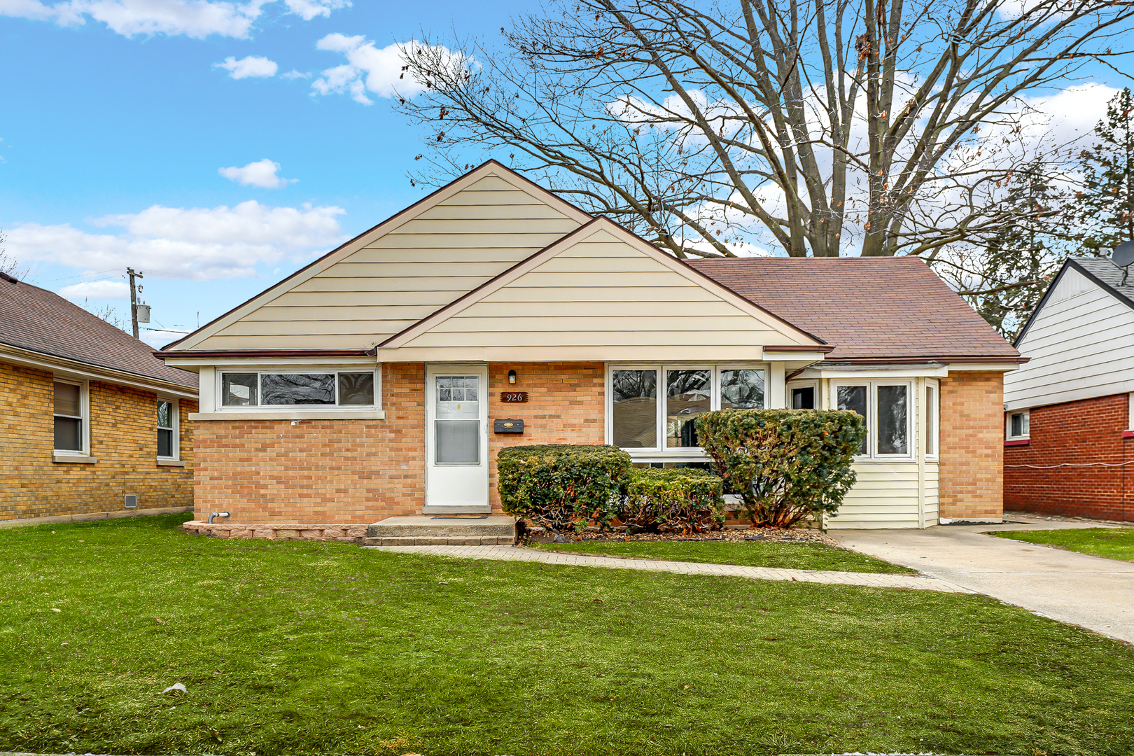 926 Suffolk Avenue Property Photo