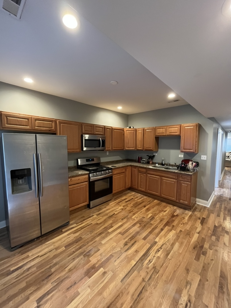 11146 S Vernon Avenue Property Photo 3