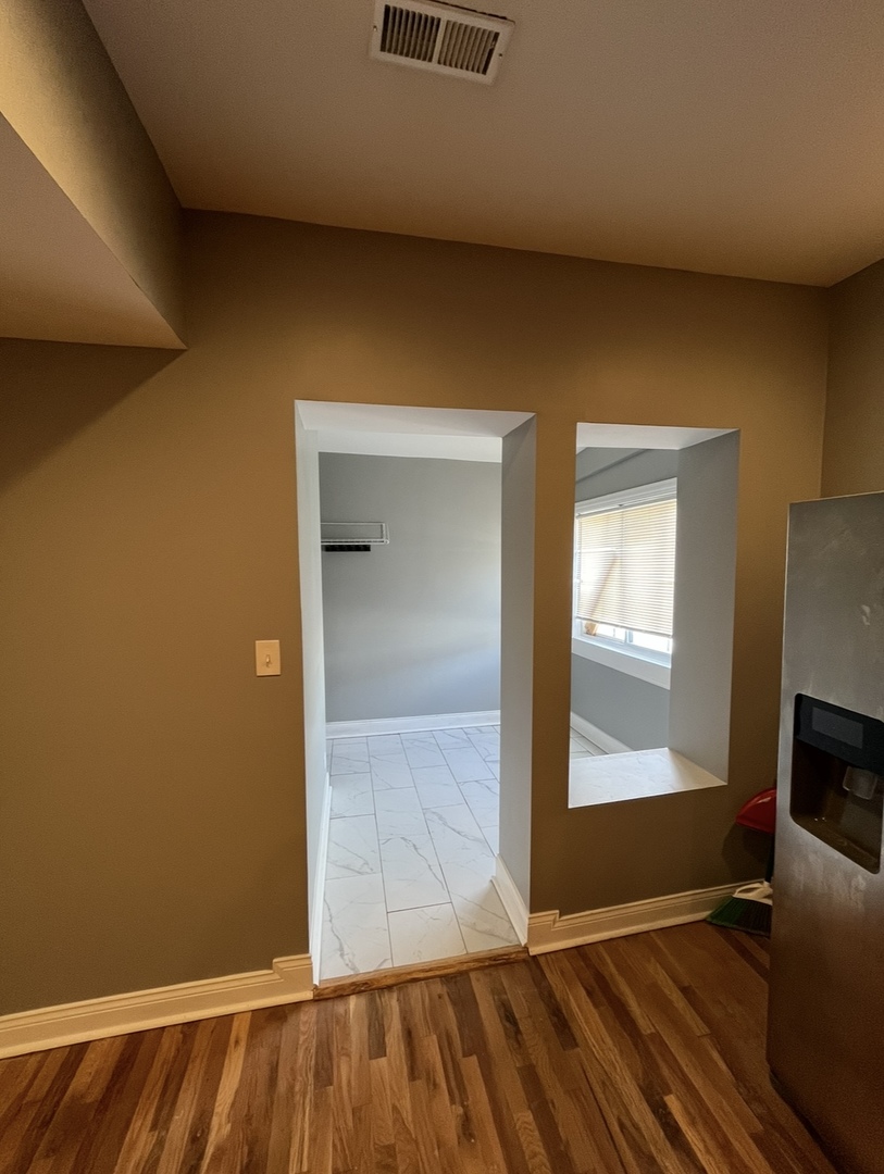 11146 S Vernon Avenue Property Photo 4