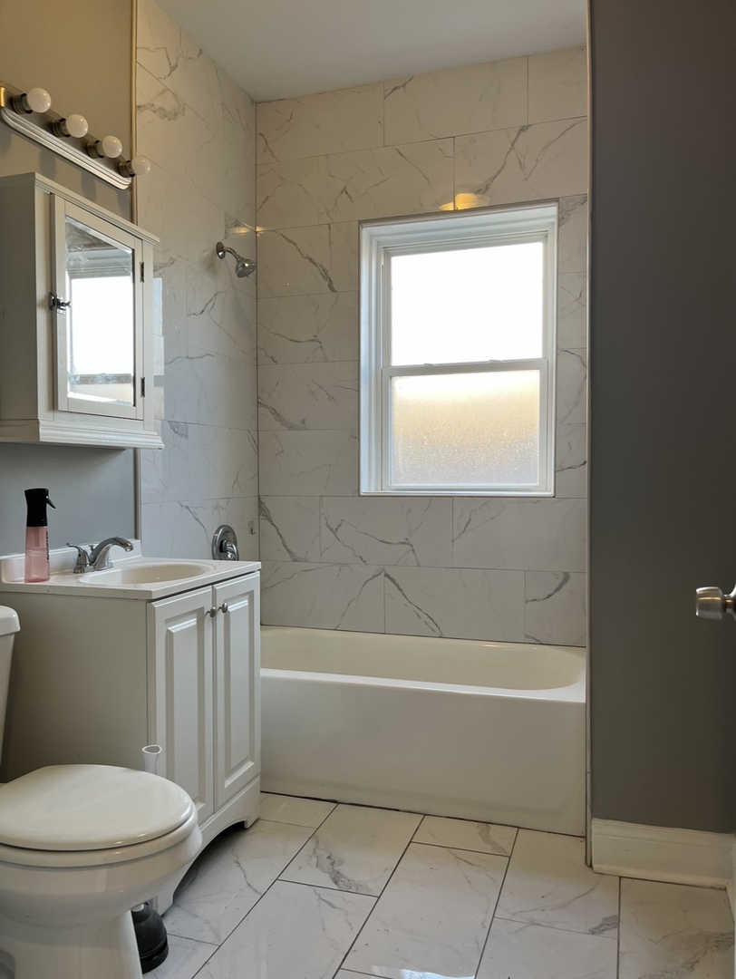 11146 S Vernon Avenue Property Photo 5
