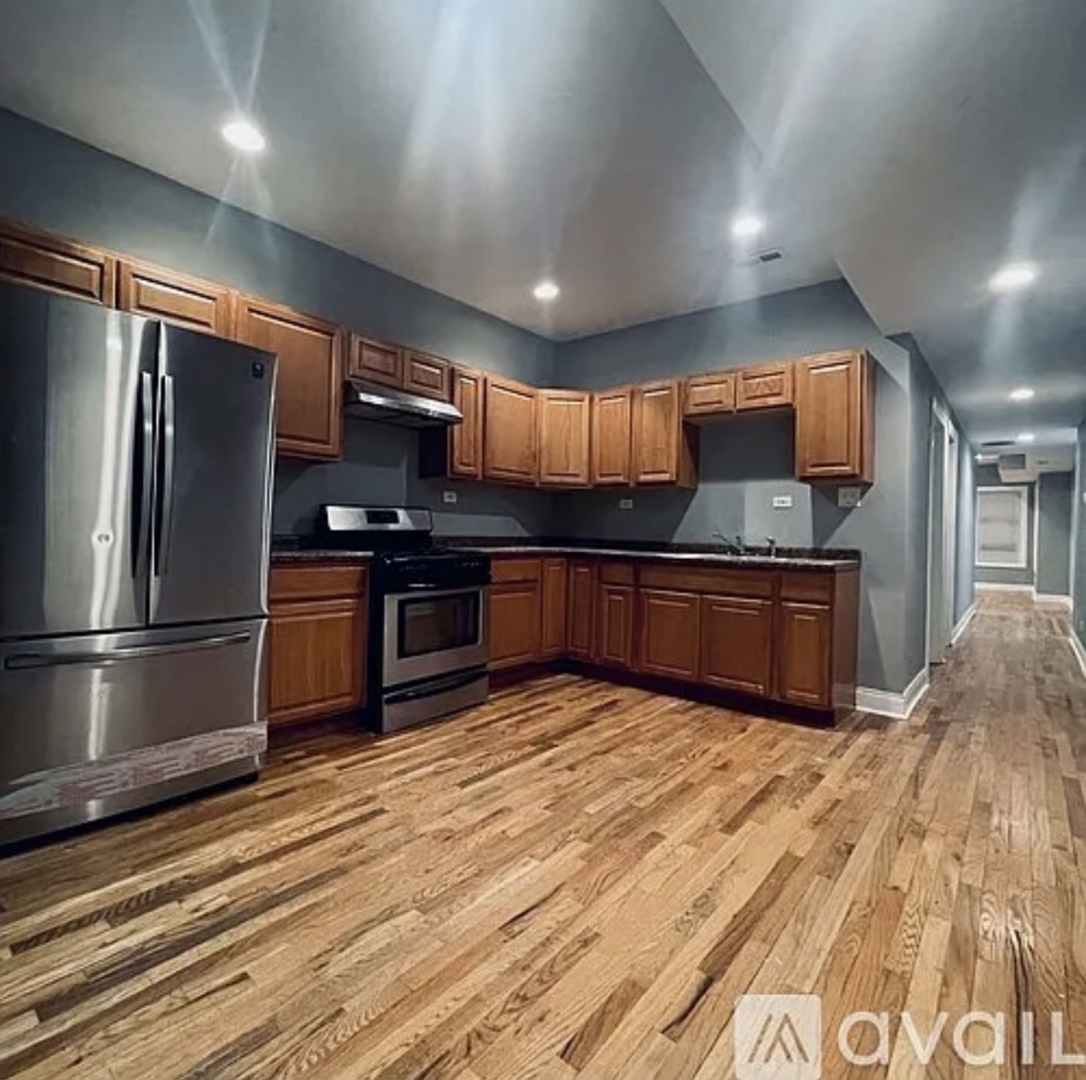 11146 S Vernon Avenue Property Photo 8