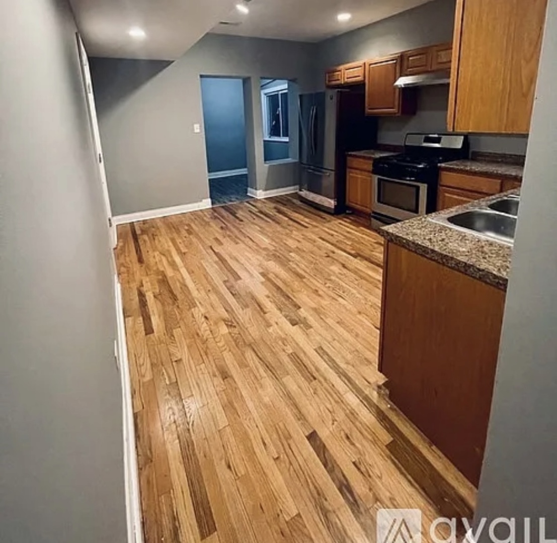 11146 S Vernon Avenue Property Photo 9