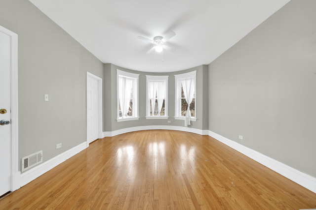 5701 S Winchester Avenue Property Photo 4