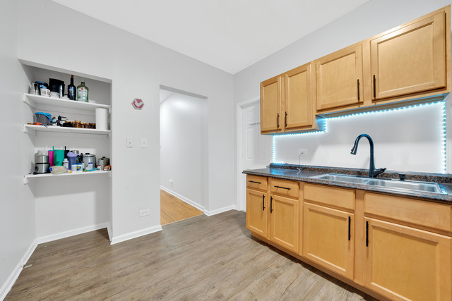 5701 S Winchester Avenue Property Photo 8
