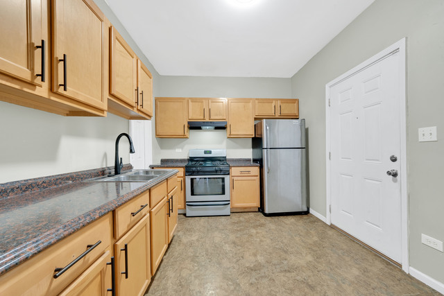 5701 S Winchester Avenue Property Photo 11