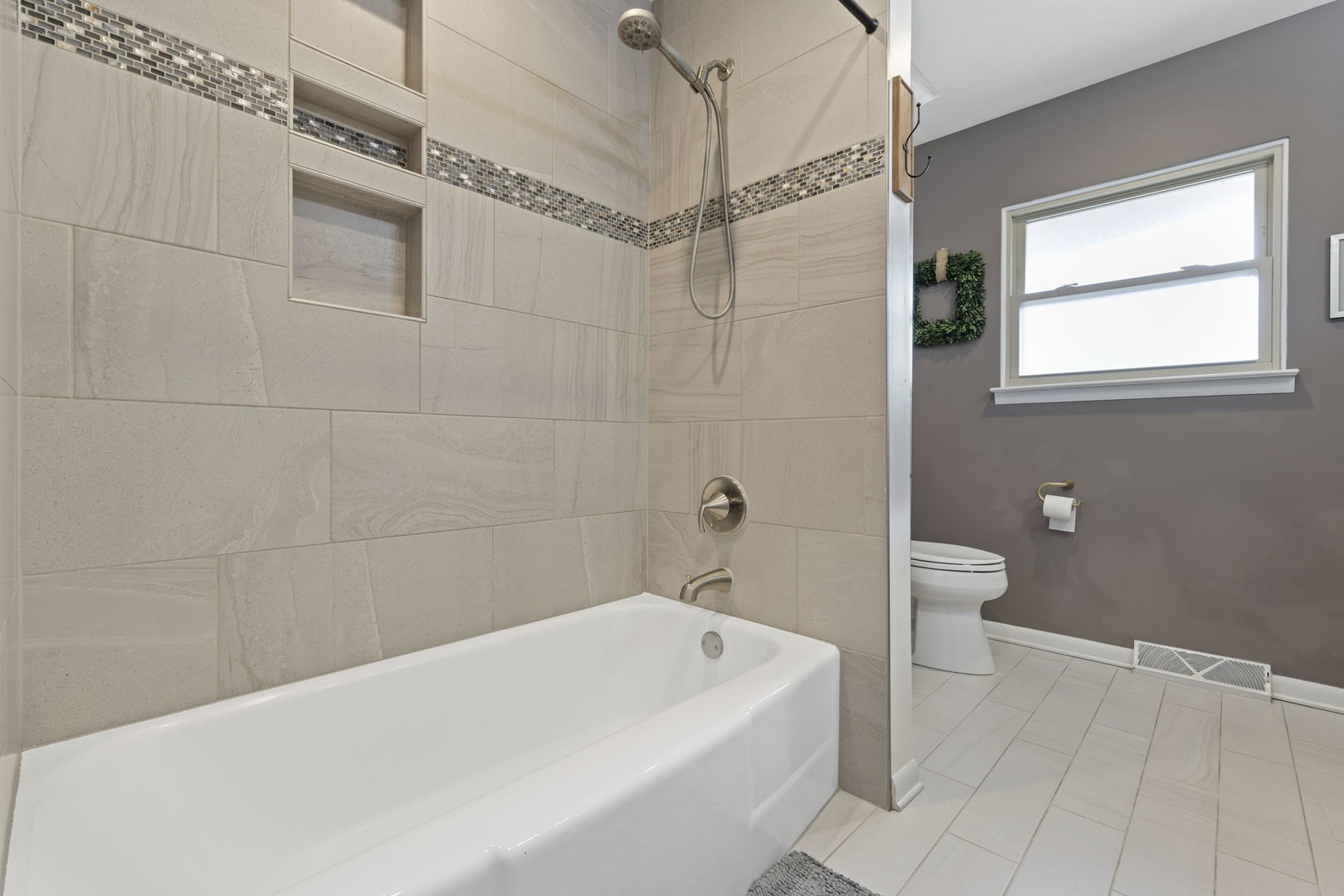 5109 Johnson Avenue Property Photo 25