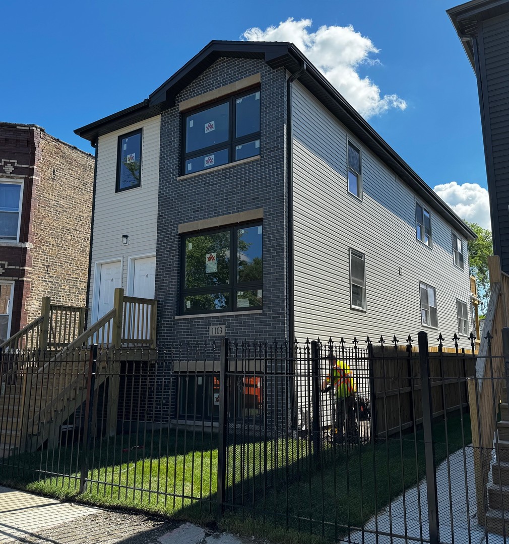 4229 W Augusta Boulevard Property Photo 1