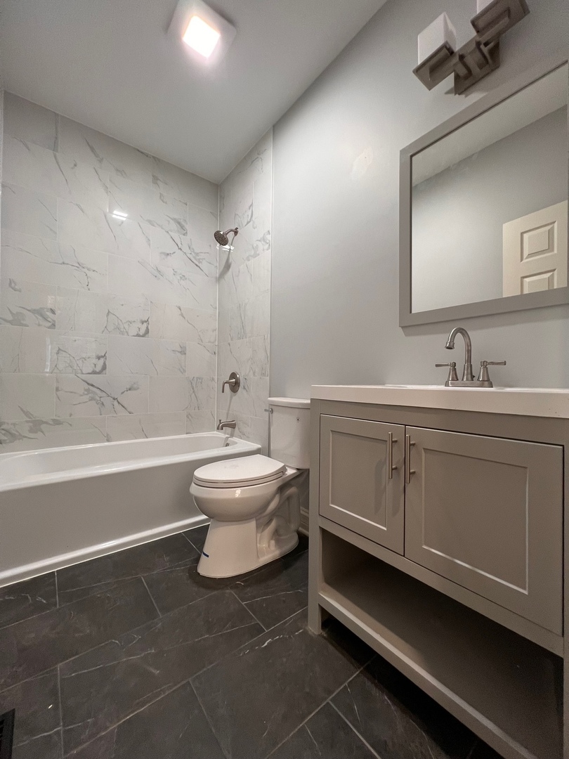 4229 W Augusta Boulevard Property Photo 8