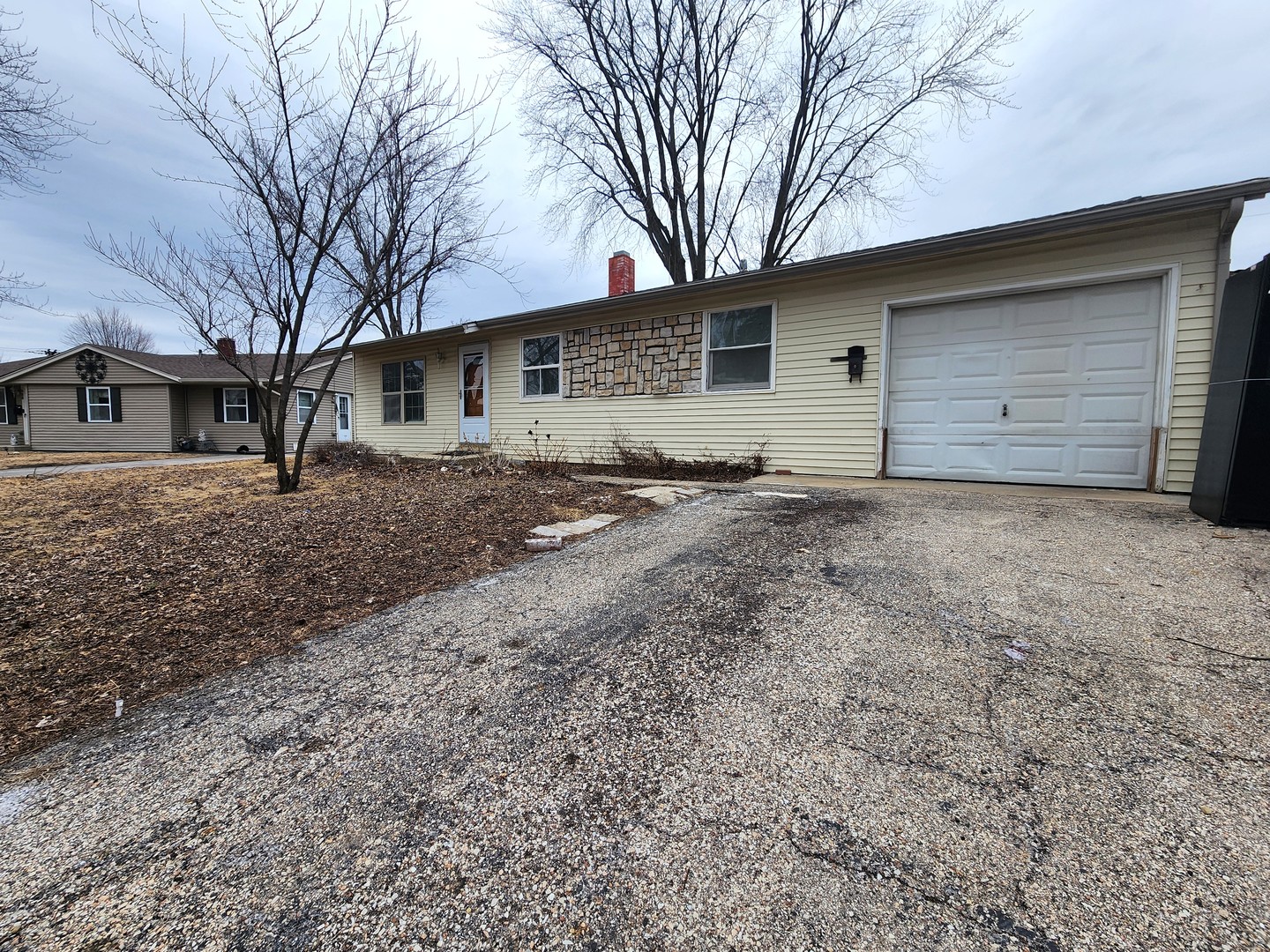 136 Mora Road Property Photo
