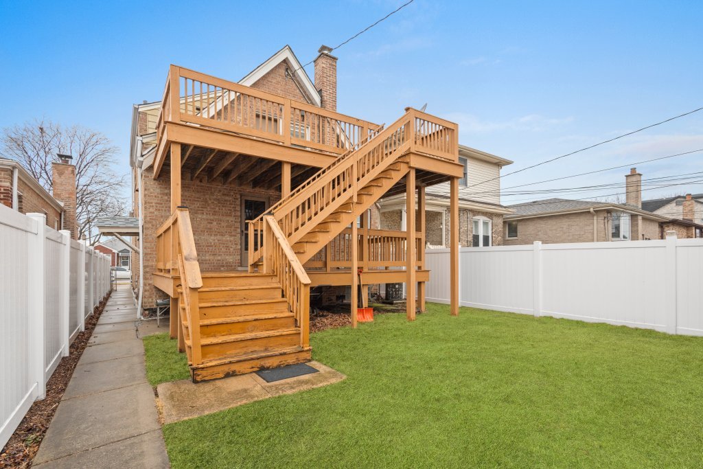 5623 S Newcastle Avenue Property Photo 6