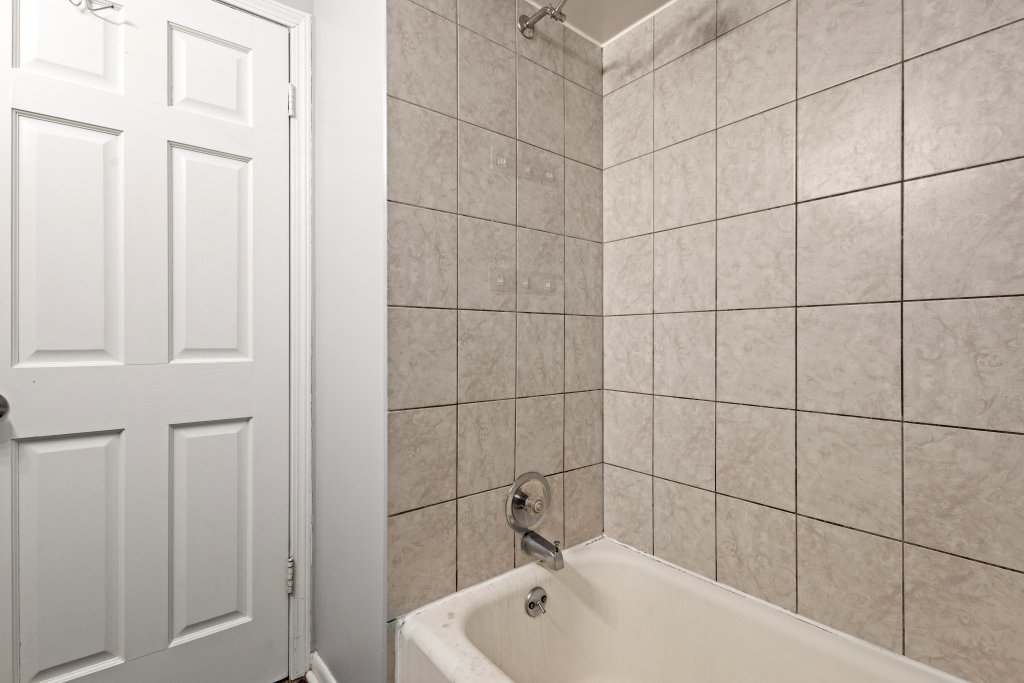 5623 S Newcastle Avenue Property Photo 24