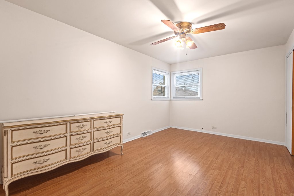 5623 S Newcastle Avenue Property Photo 27