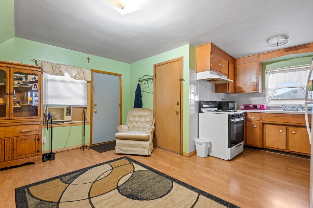 5623 S Newcastle Avenue Property Photo 38