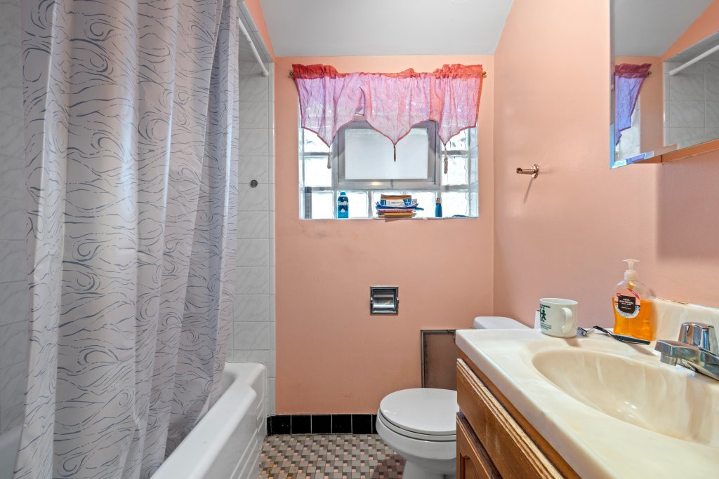 5623 S Newcastle Avenue Property Photo 44