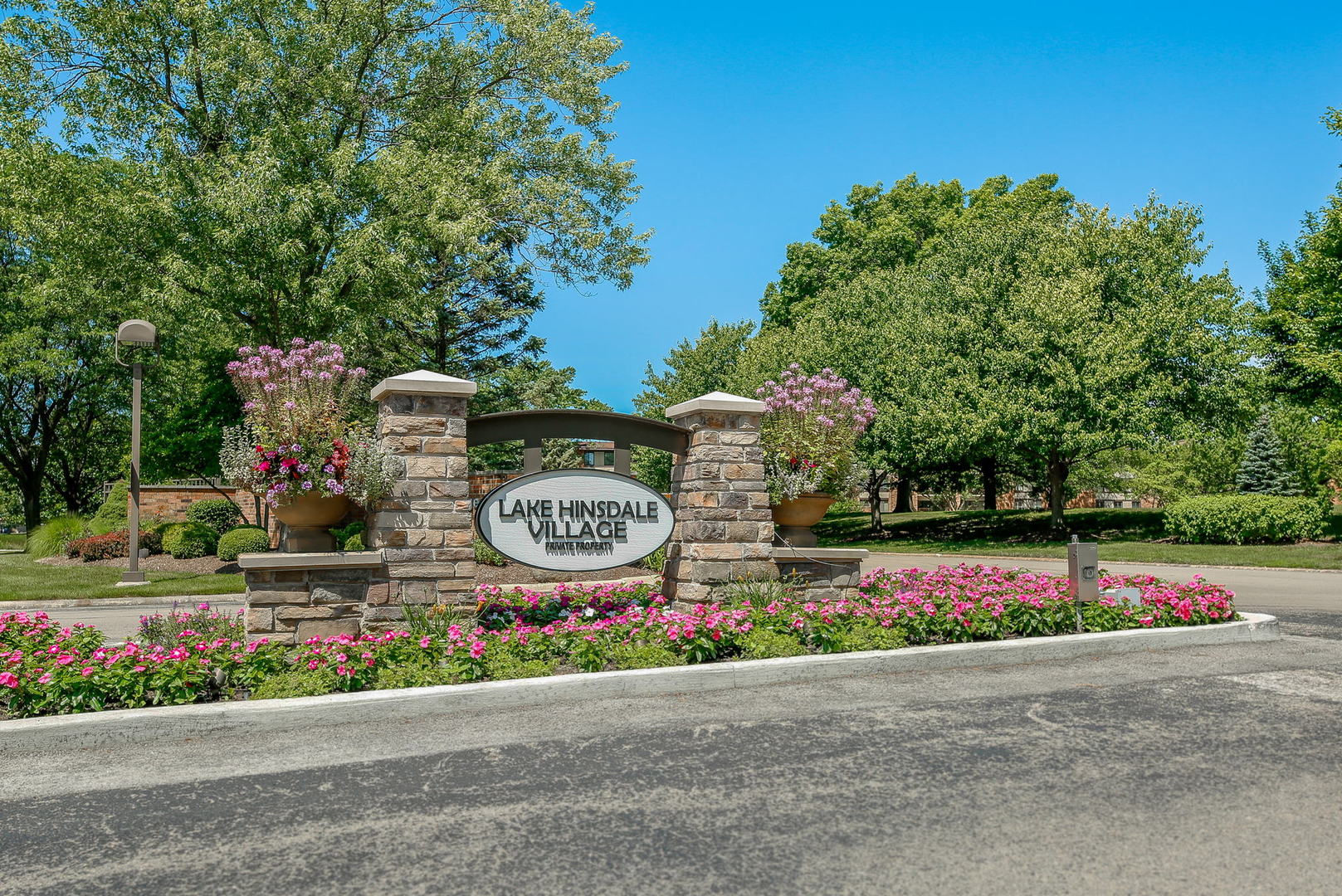 601 Lake Hinsdale Drive 402 Property Photo 2