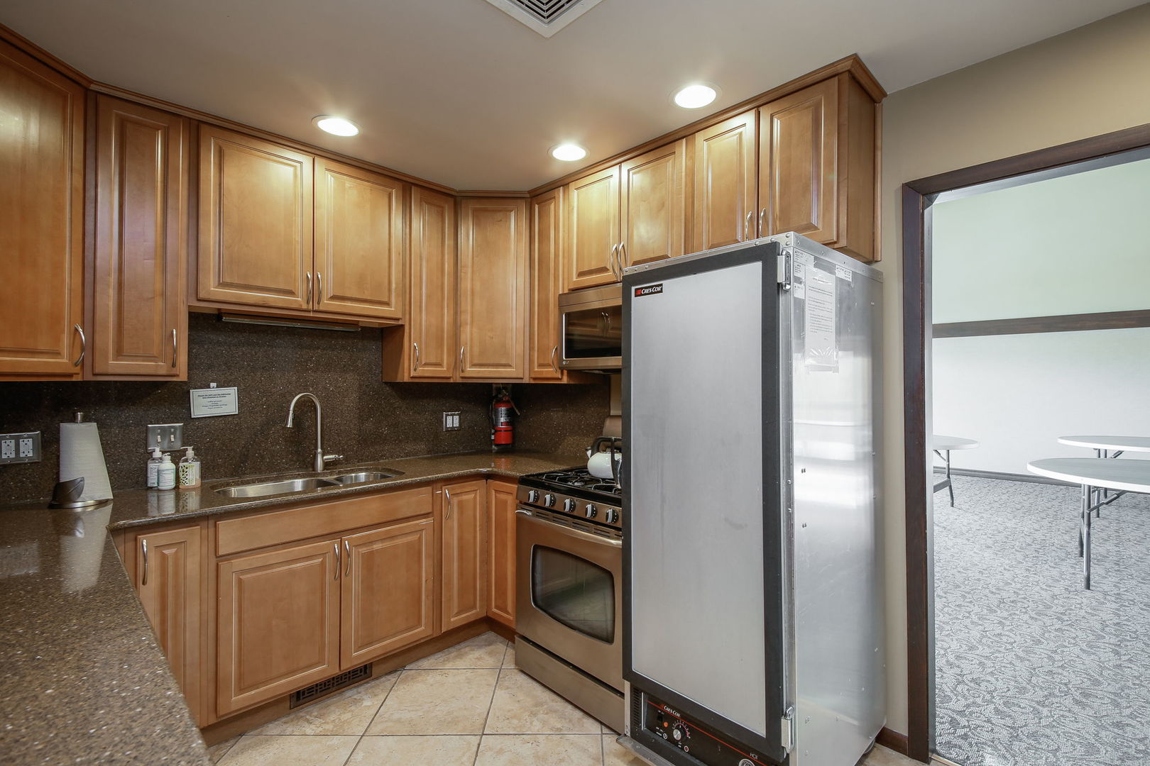601 Lake Hinsdale Drive 402 Property Photo 26