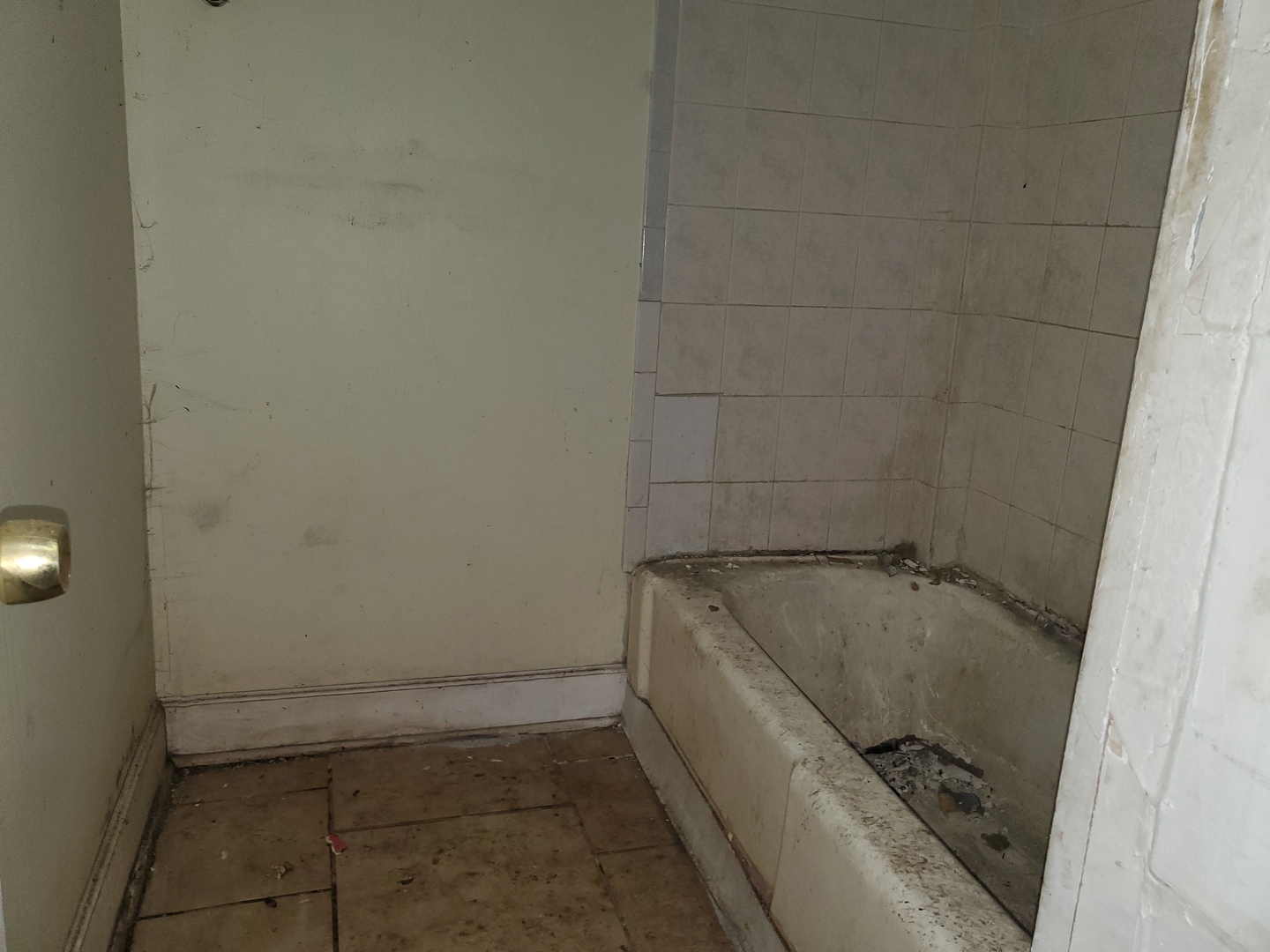 10805 S Hoxie Avenue Property Photo 9