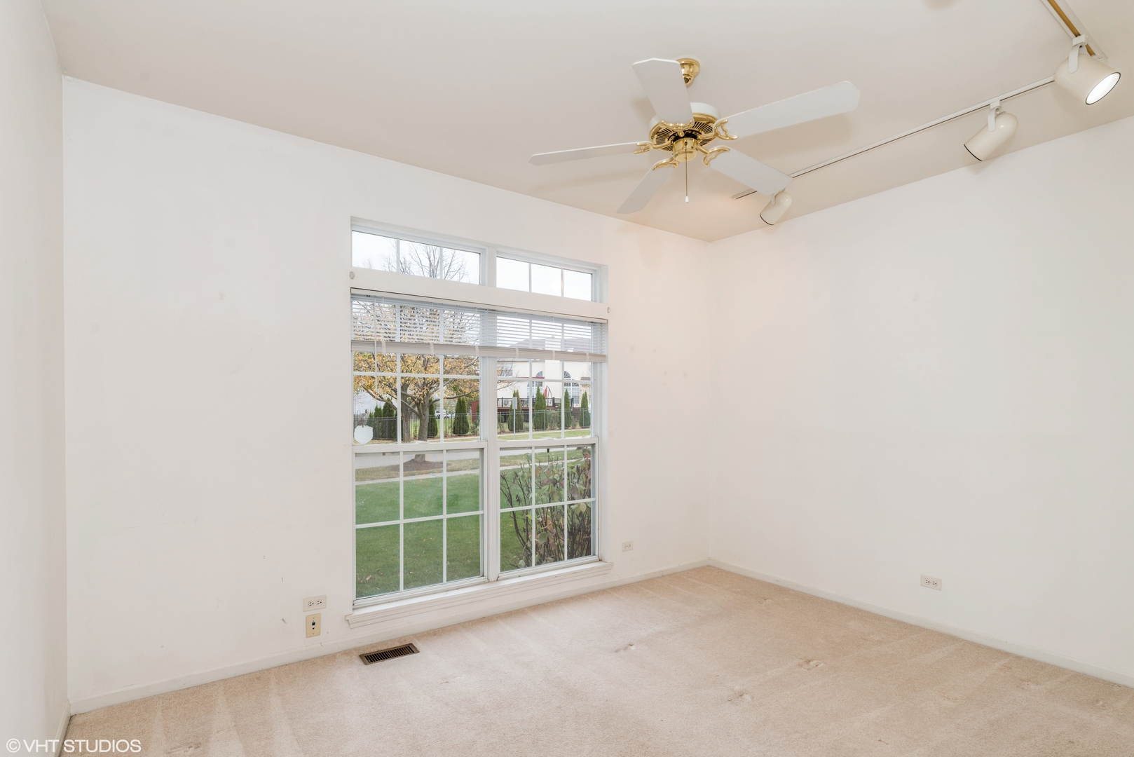 36833 N Buck Court Property Photo 7
