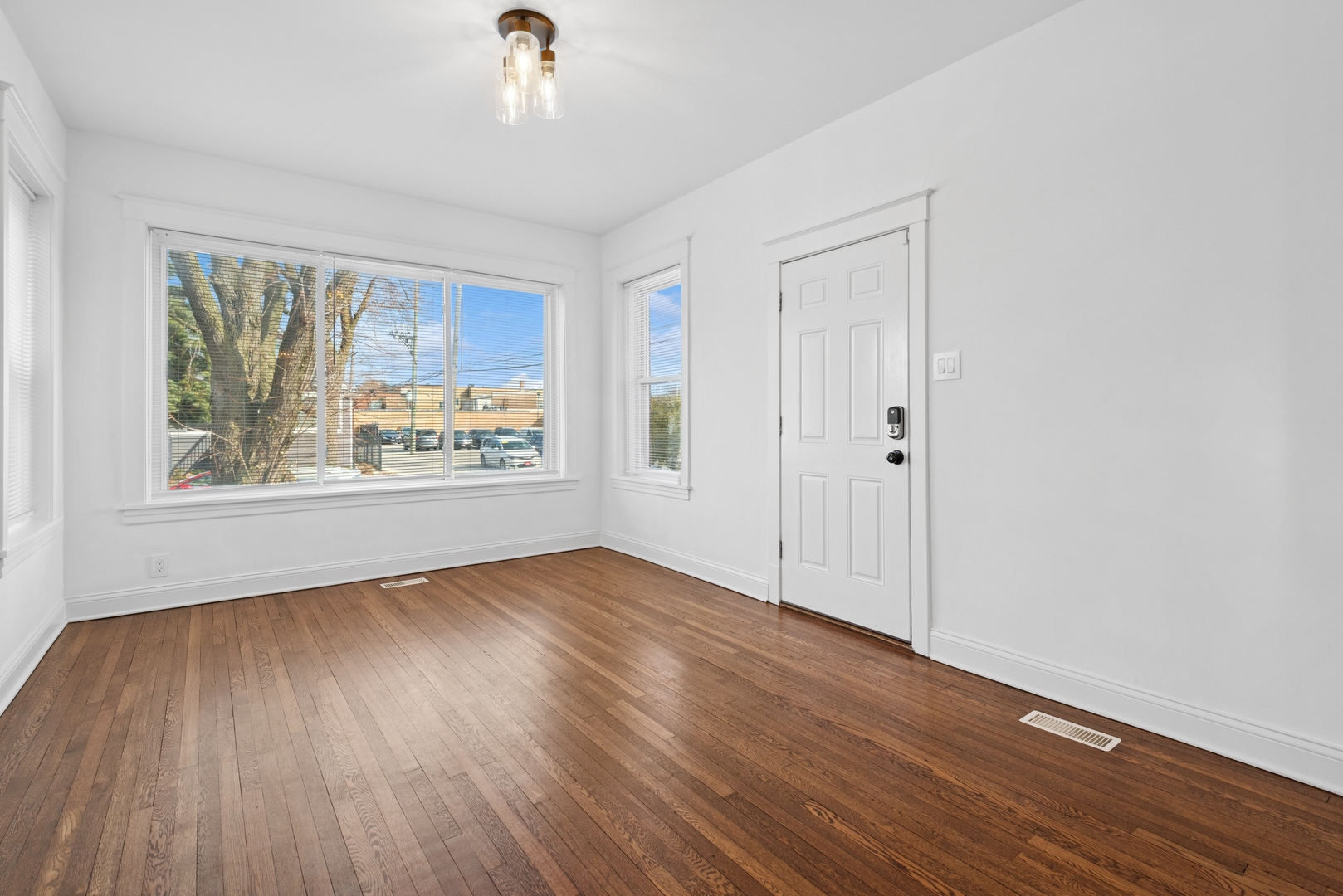 4815 W Patterson Avenue Property Photo 5