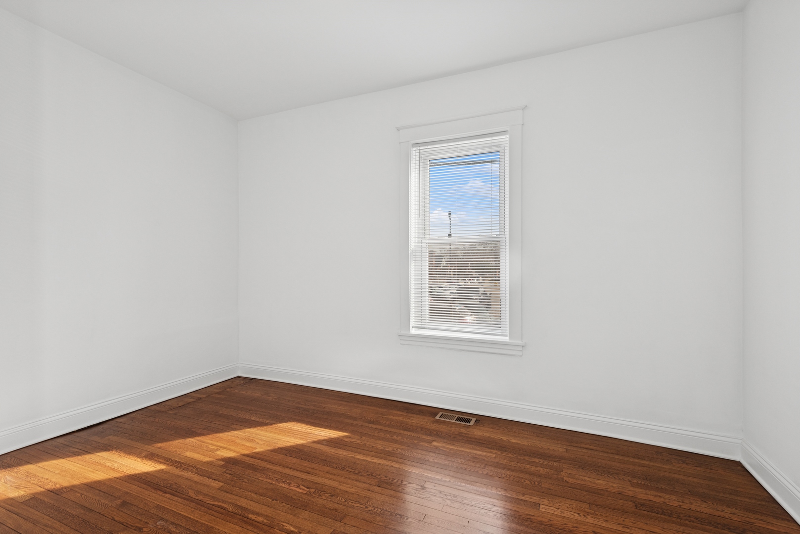 4815 W Patterson Avenue Property Photo 6