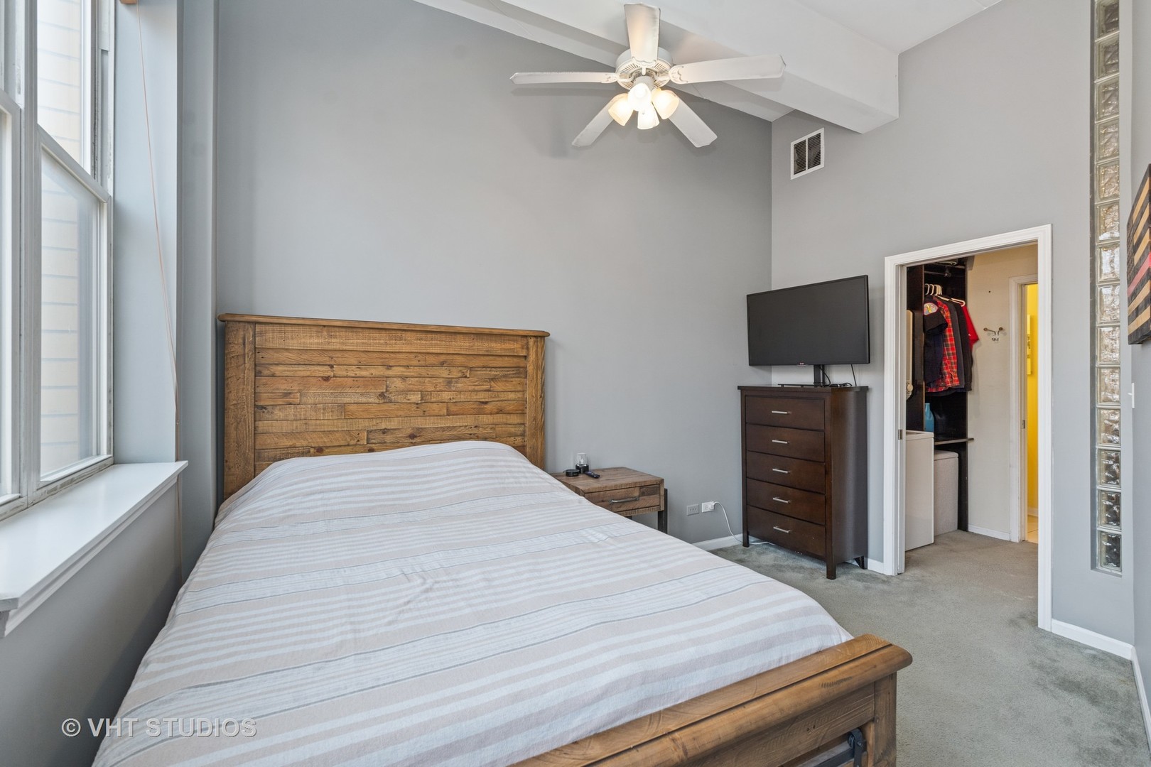 1645 W School Street 202 Property Photo 7