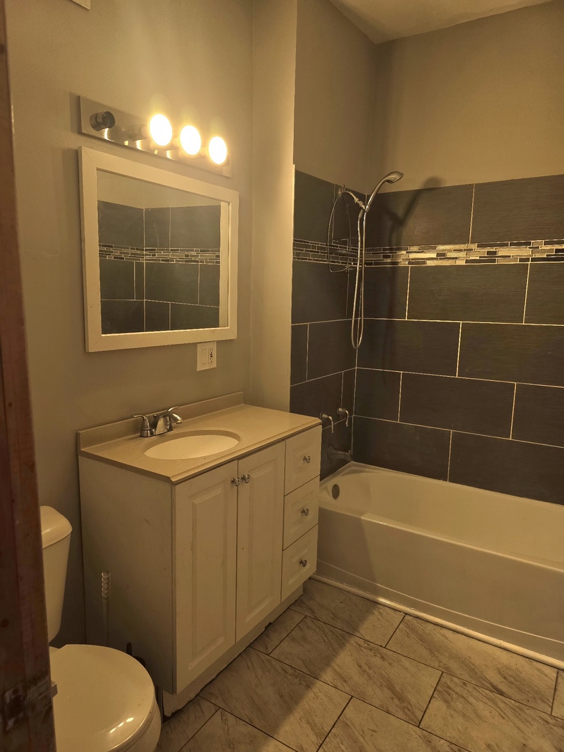 1343 Vincennes Avenue Property Photo 17