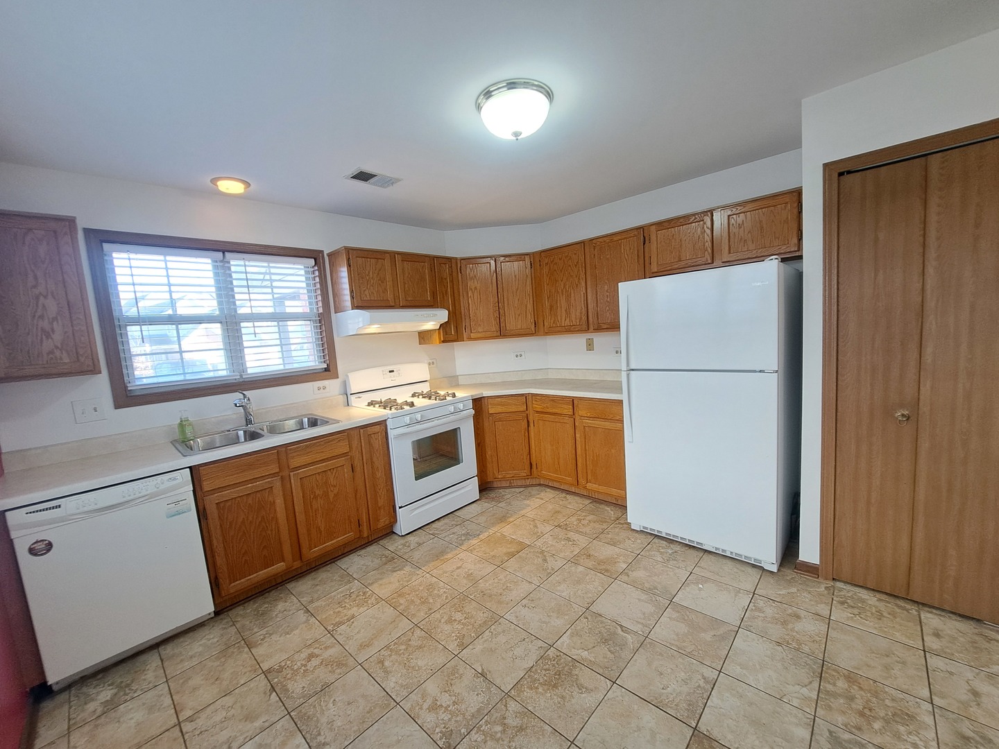2944 Heatherwood Drive 2944 Property Photo 4