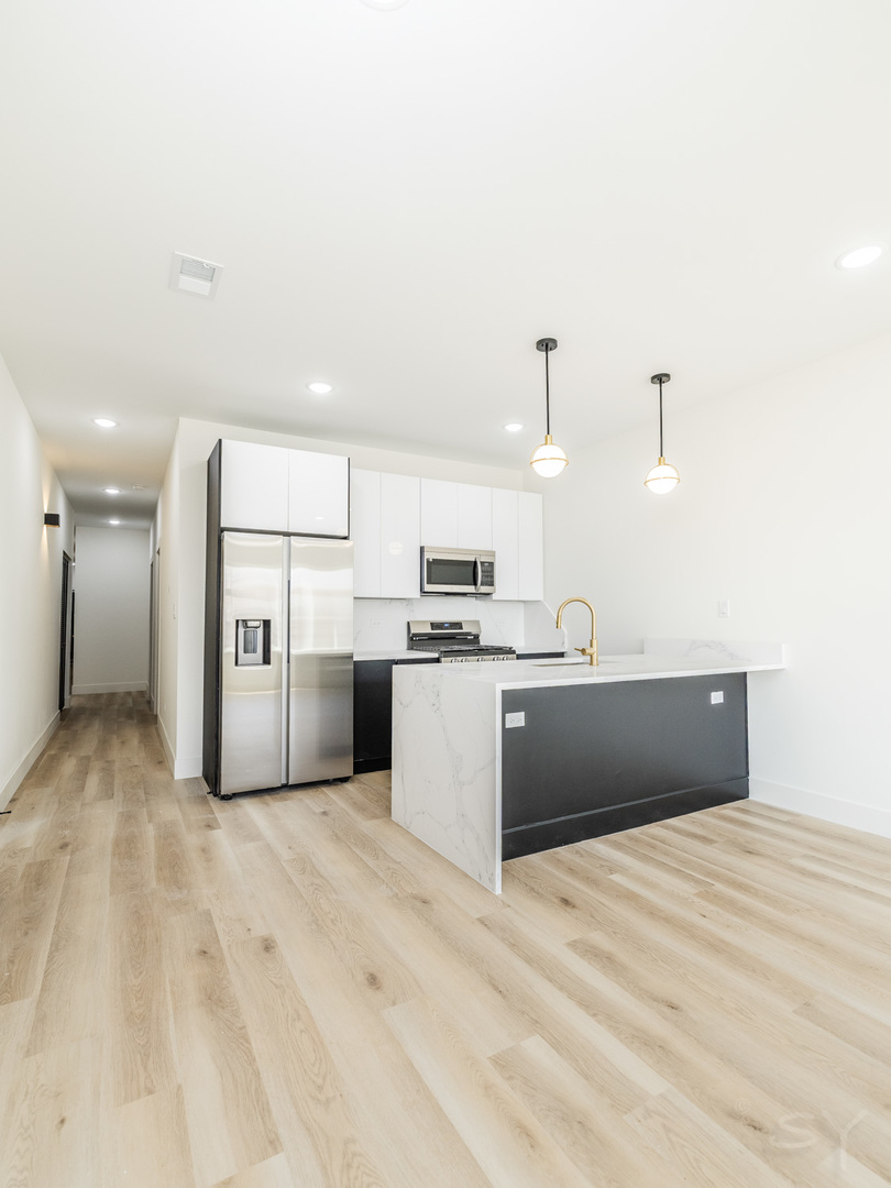 5534 S Michigan Avenue Property Photo 4