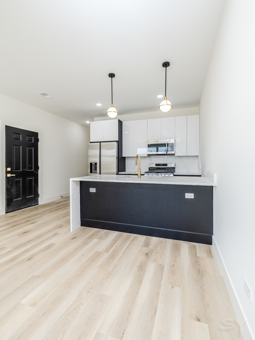 5534 S Michigan Avenue Property Photo 7