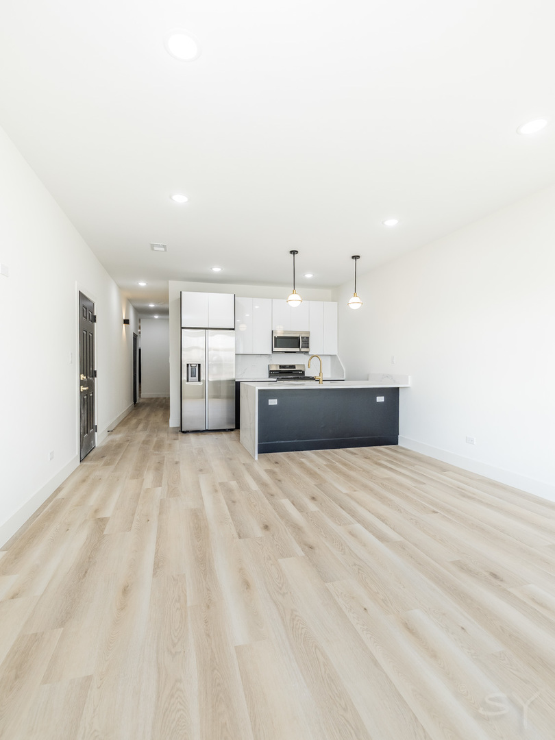 5534 S Michigan Avenue Property Photo 8
