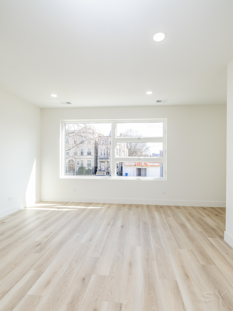 5534 S Michigan Avenue Property Photo 12
